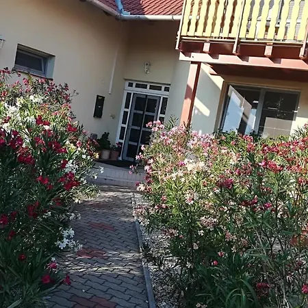 招待所 Haus Marika