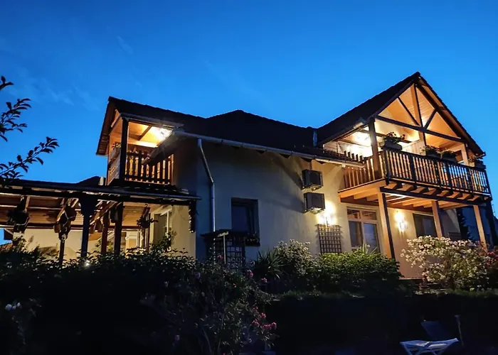 Gasthuis Haus Marika 4*